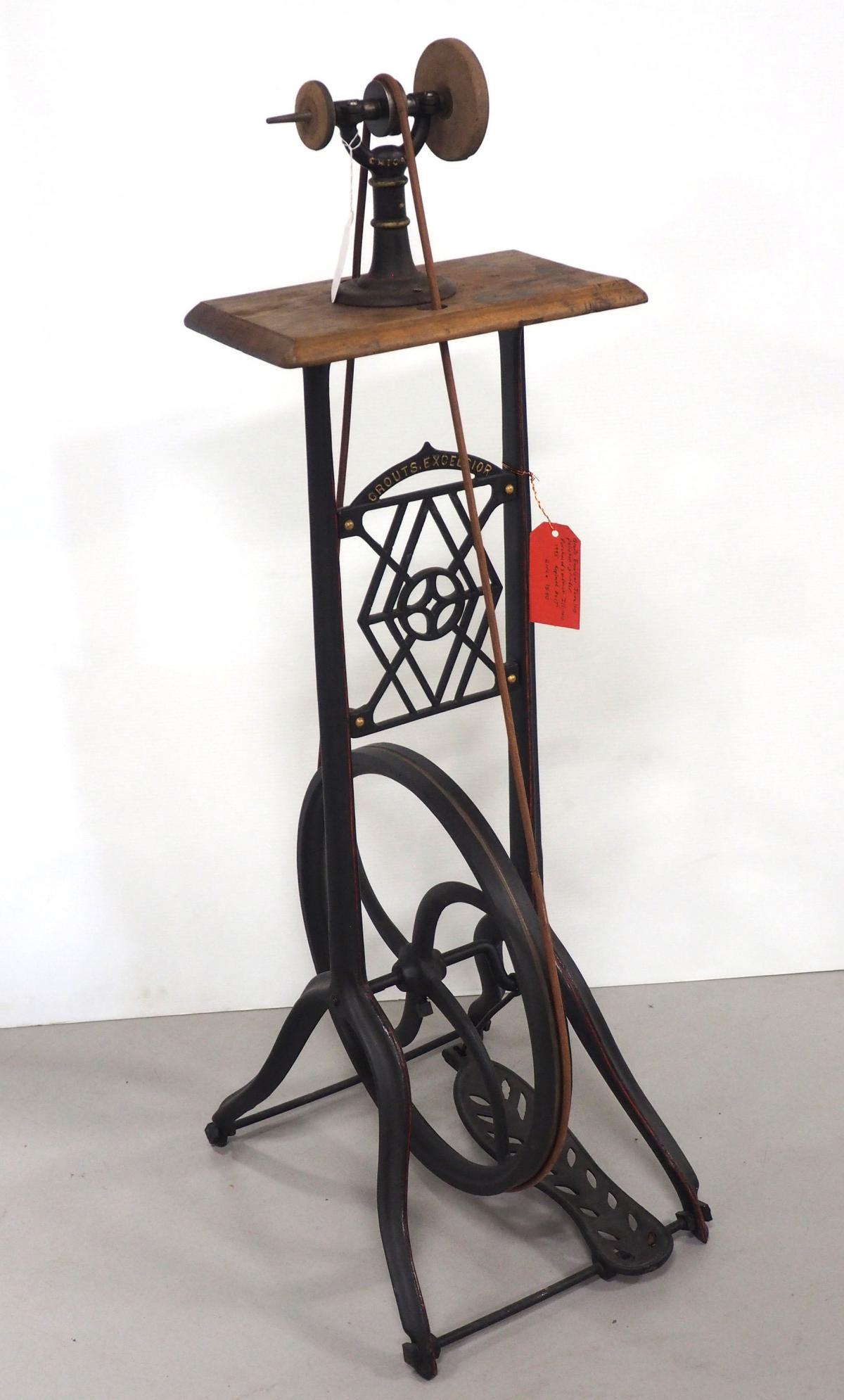 Foot-powered double polishing/grinding wheel (1 of 4)