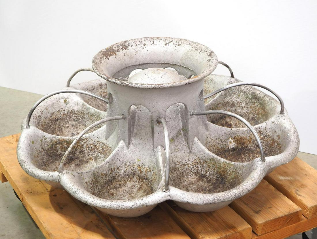 Cast iron hog slopper (1 of 3)