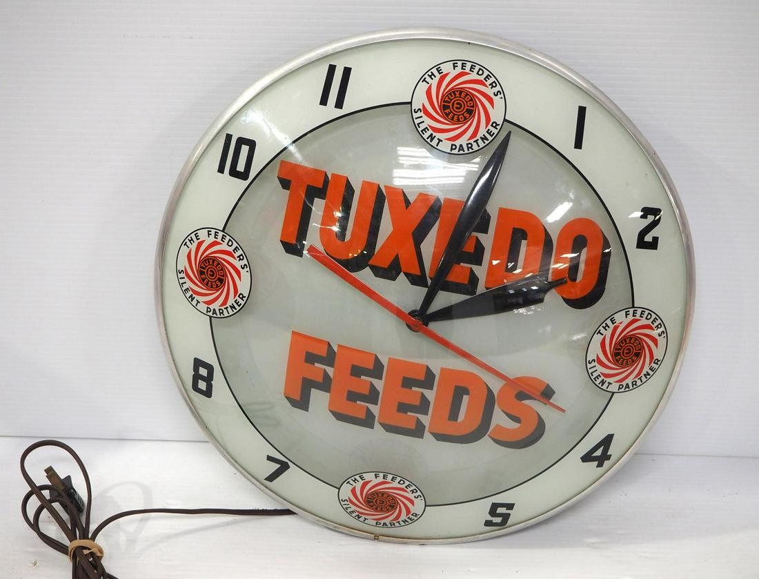 Tuxedo Feeds clock (1 of 2)