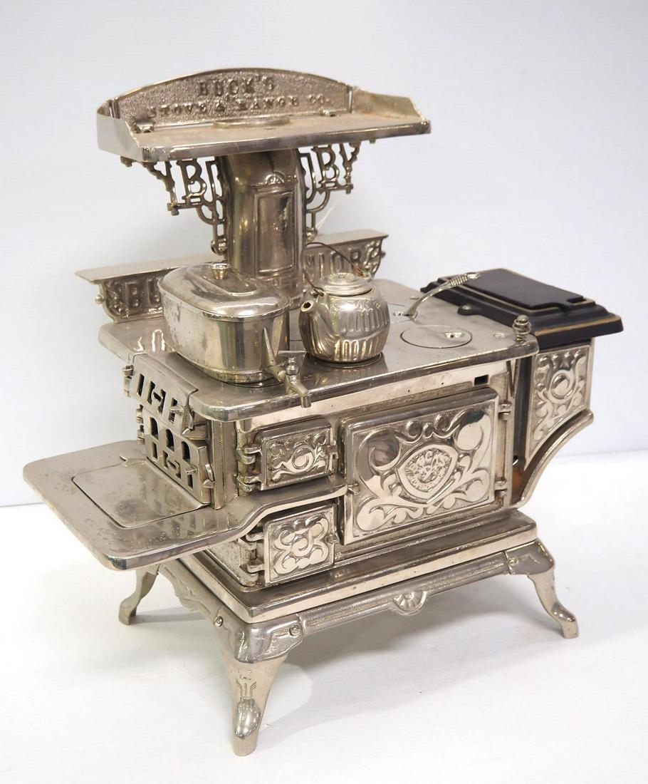 Child size or salesman sample Bucks Junior stove (1 of 5)