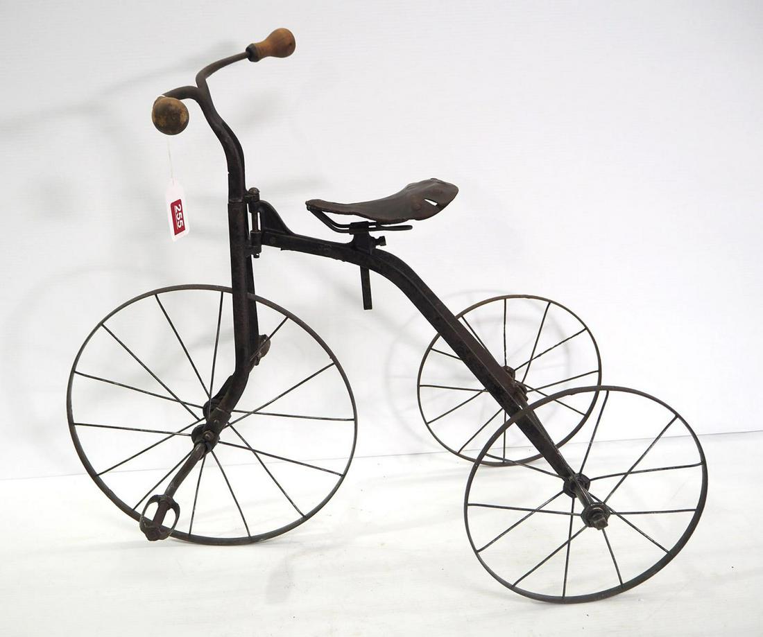 Very early iron child's tricylce (1 of 6)