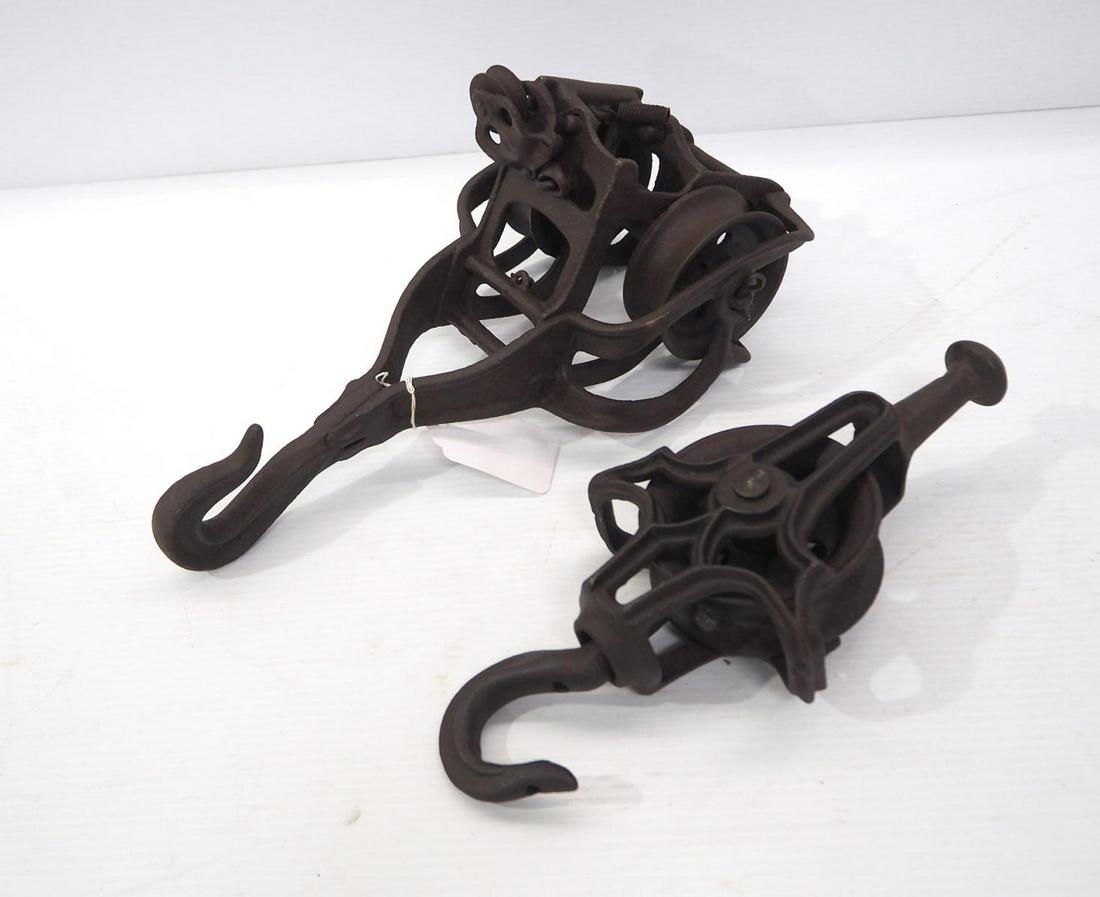 (2) Iron hay car drop pulleys (1 of 2)