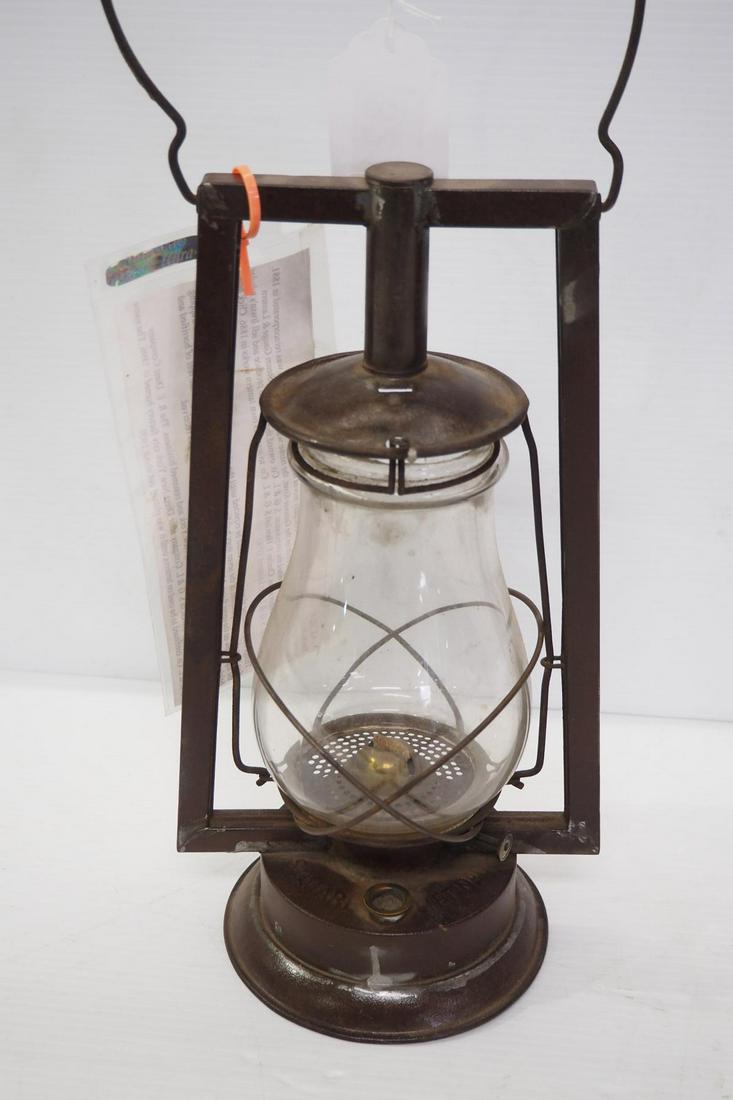 Buffalo Steam Gauge & Lantern Co. No. 0 barn lantern (1 of 4)