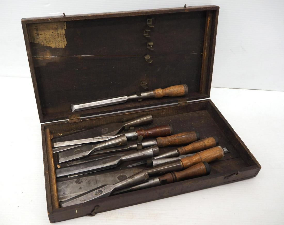Wooden box of D.R. Barton Chisels and Handles (1 of 3)