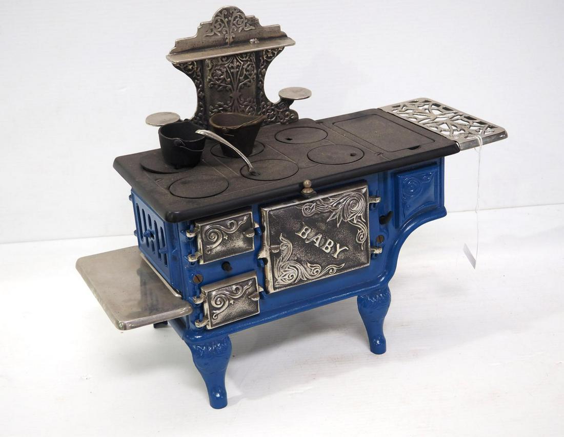 Salesman sample "Baby" kitchen stove (1 of 4)