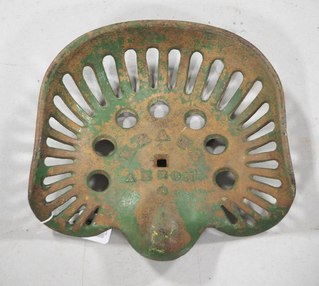 Kraus cast iron seat (1 of 3)