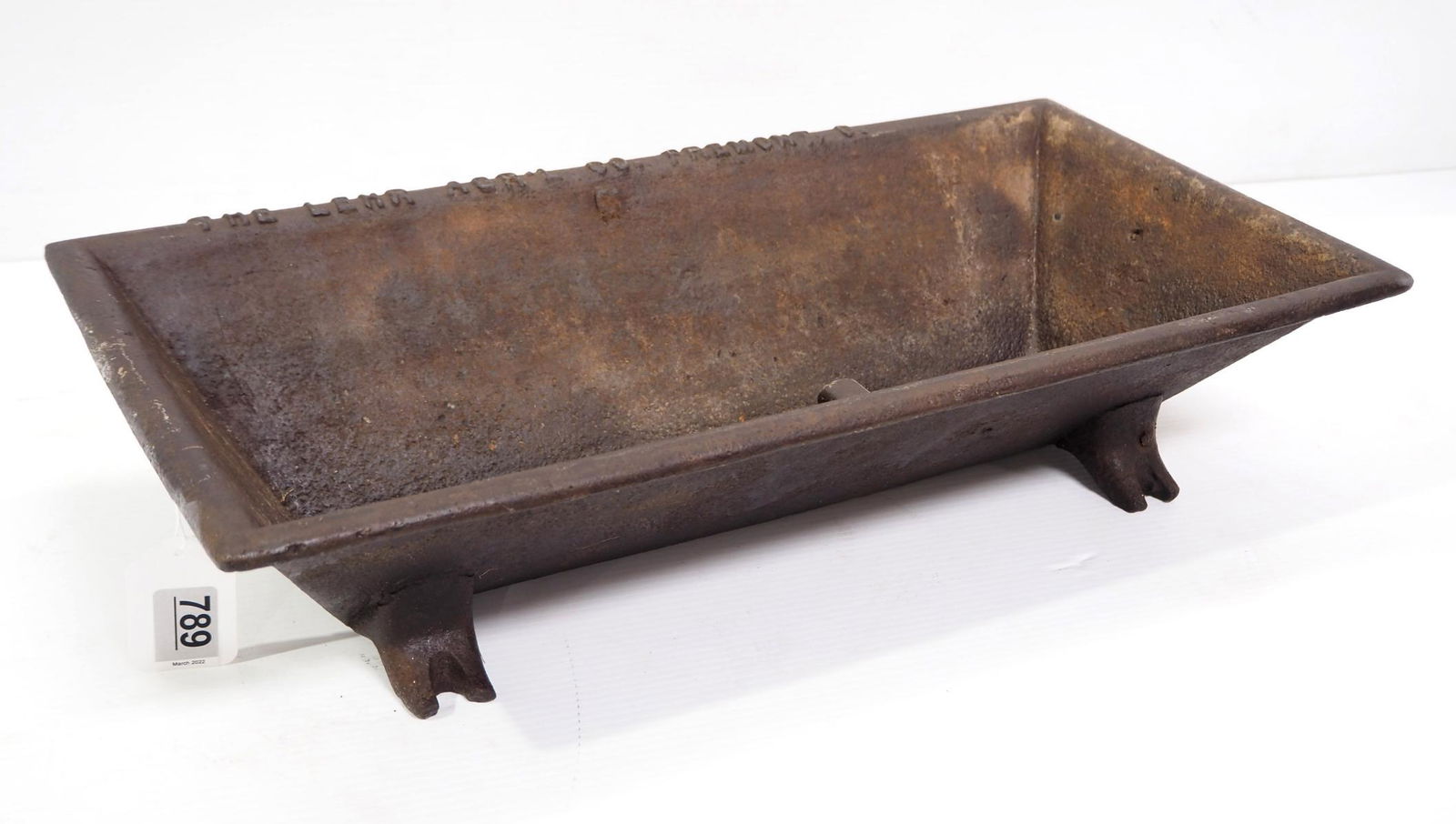 Cast iron Lehr hog trough: 23.5"x11.5"x5"H cast iron Lehr hog trough -BUYER TO ARRANGE SHIPPING