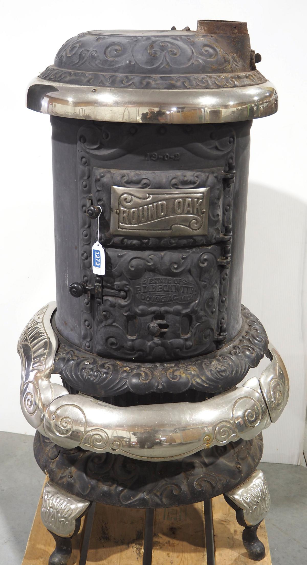 Round Oak potbelly stove (1 of 8)