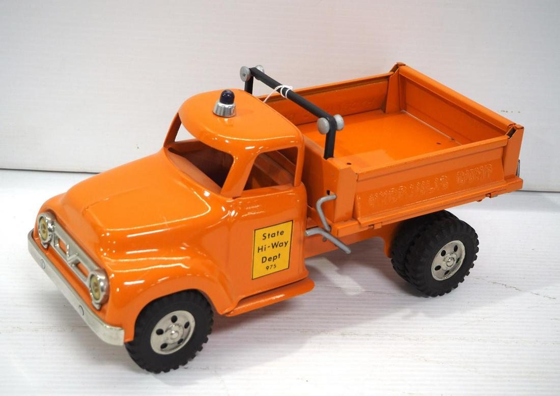 Tonka State Hi-way Department Dump Truck (1 of 2)