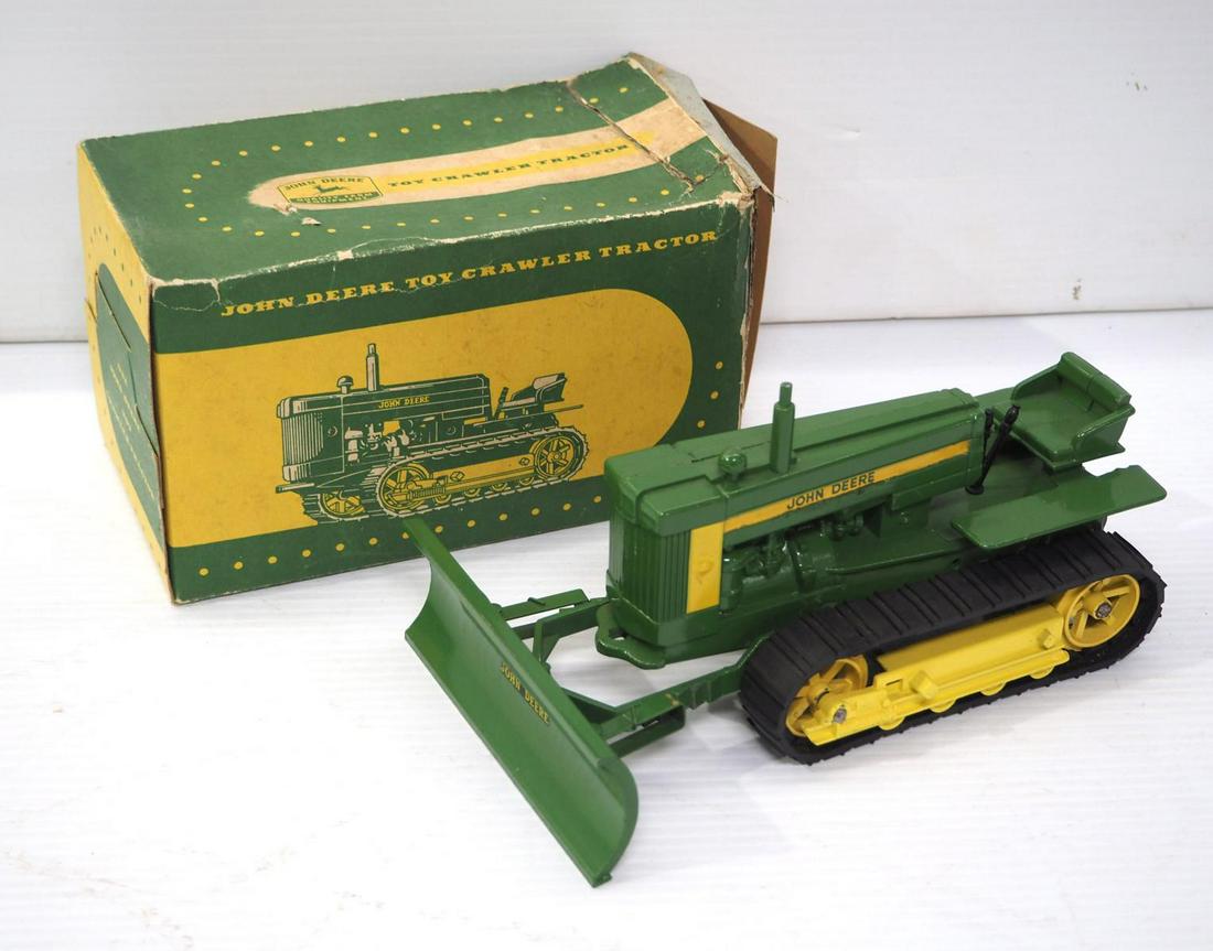 Eska John Deere Crawler with Blade (1 of 3)