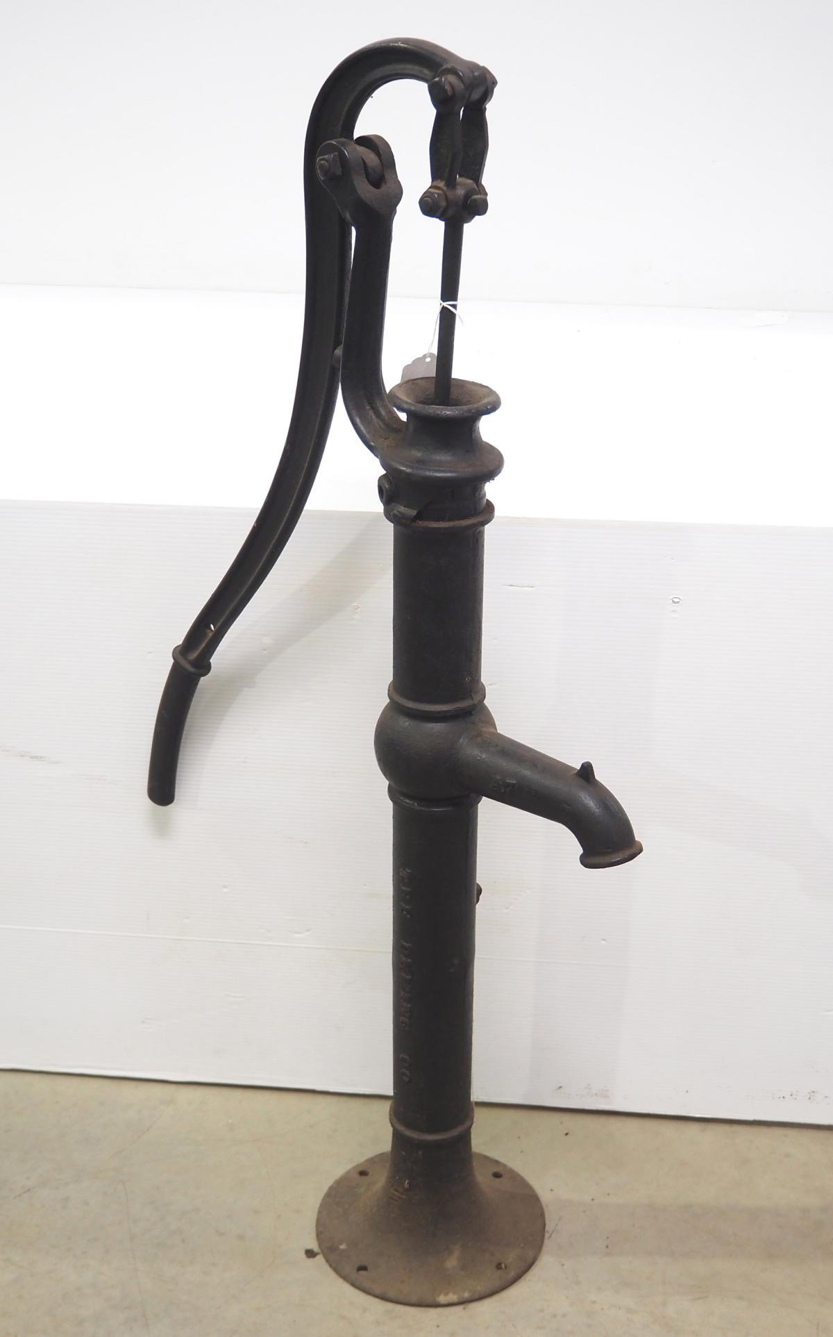 Deming cast iron hand water pump (1 of 5)