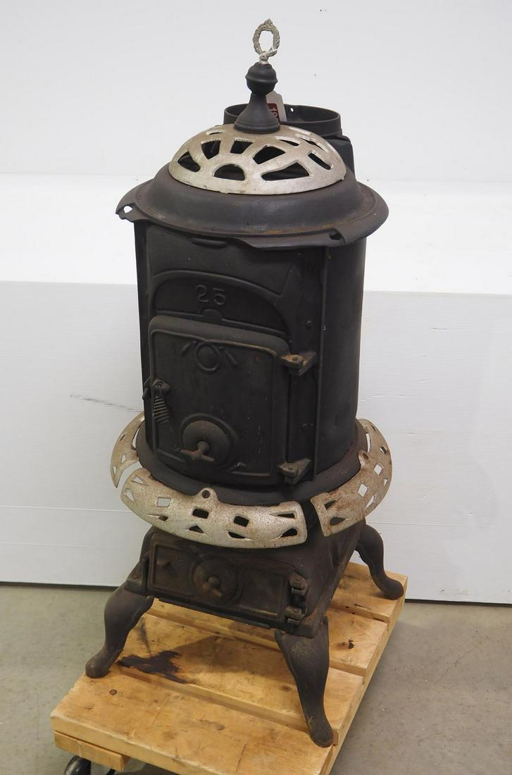 Cast iron heating stove (1 of 4)