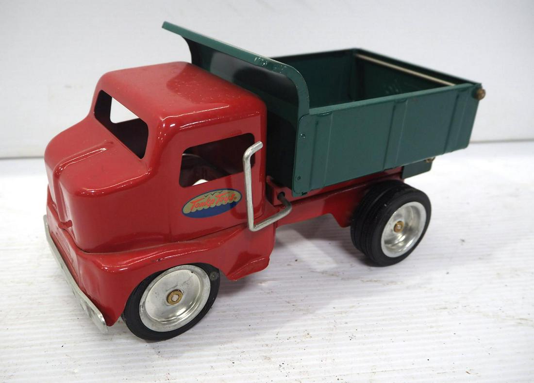 Tonka Toys Dump Truck (1 of 3)