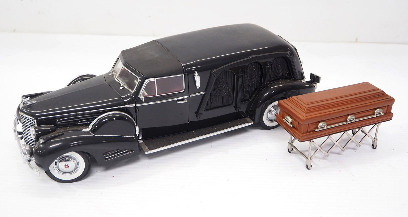 Sunset Coach Precision 1938 Cadillac Hearse (1 of 3)