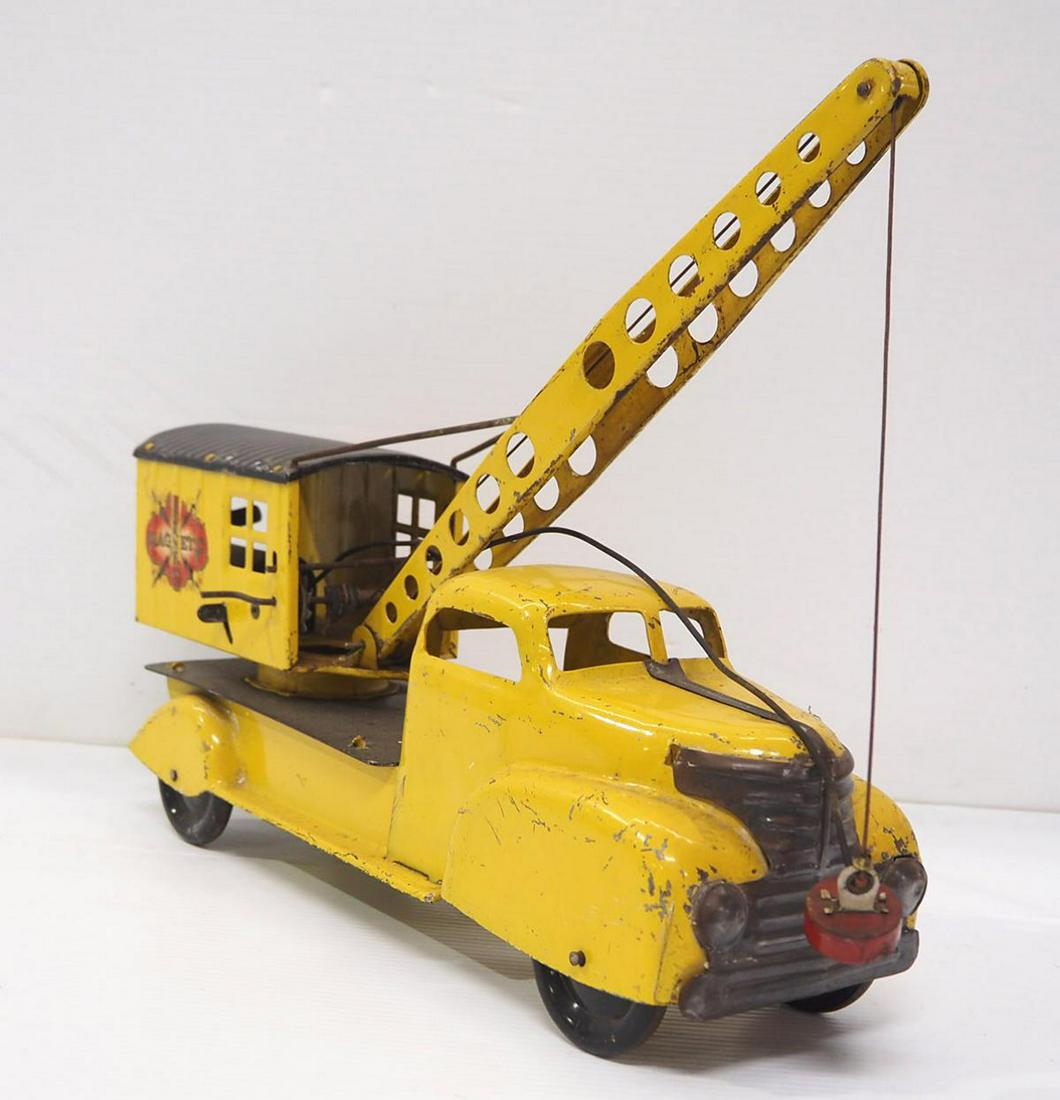 Marx Magnetic Crane Truck (1 of 4)