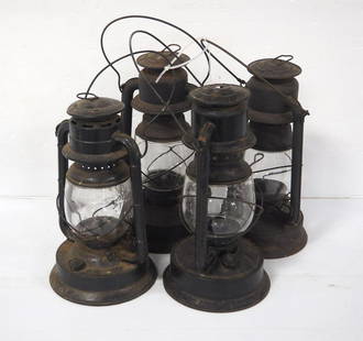 (4) Kerosene lanterns: (4) Kerosene lanterns