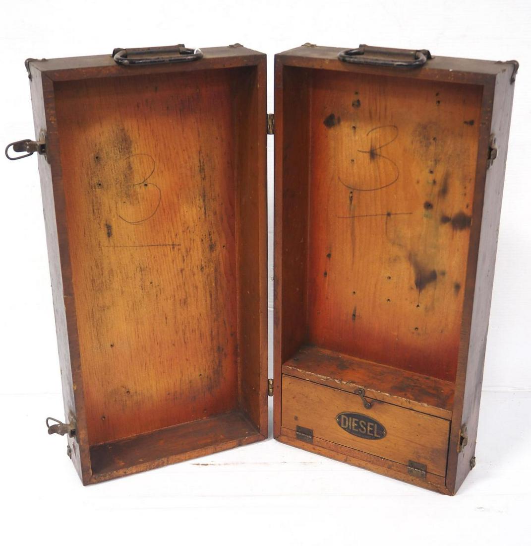 Wooden tool box with Case logo (1 of 3)