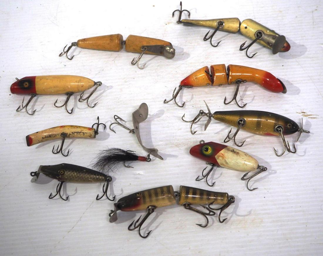Box lot of 9 wooden fishing lures (1 of 3)