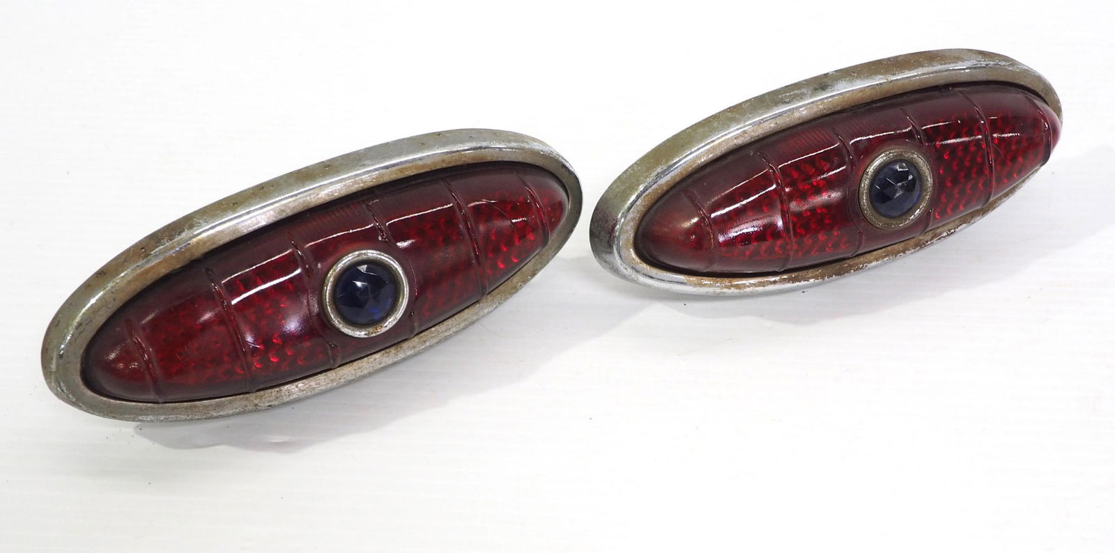 Pair of fancy tail lights with blue reflector (1 of 2)