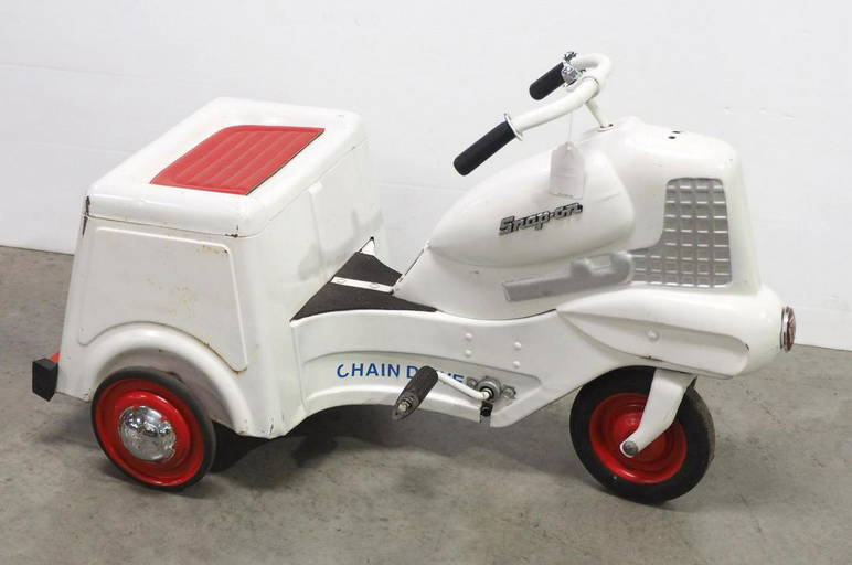 SnapOn Tools chain drive pedal car Sep 09, 2022 Chupp Auctions