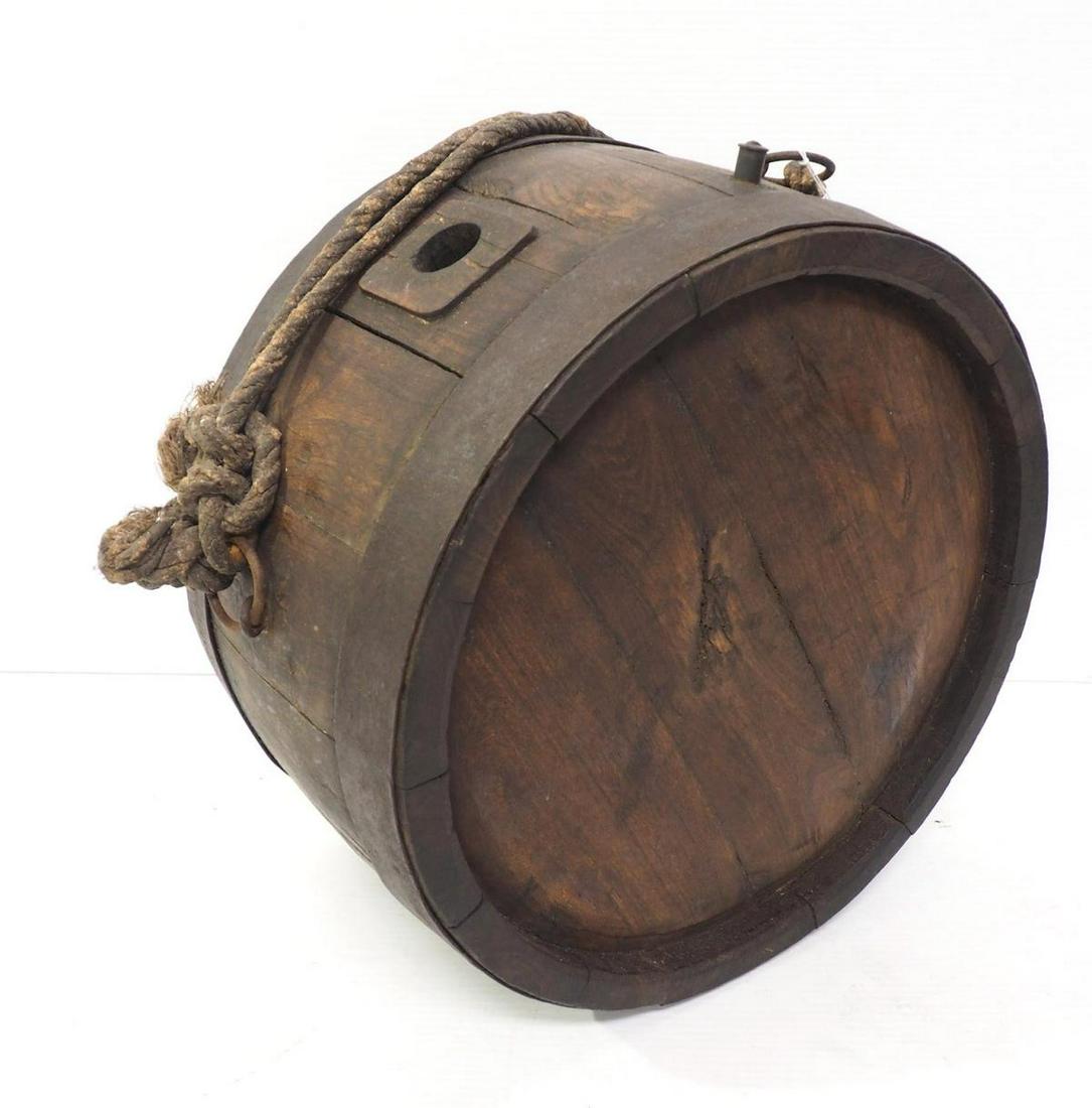 Primitive wooden canteen for wagon: Primitive wooden canteen for wagon