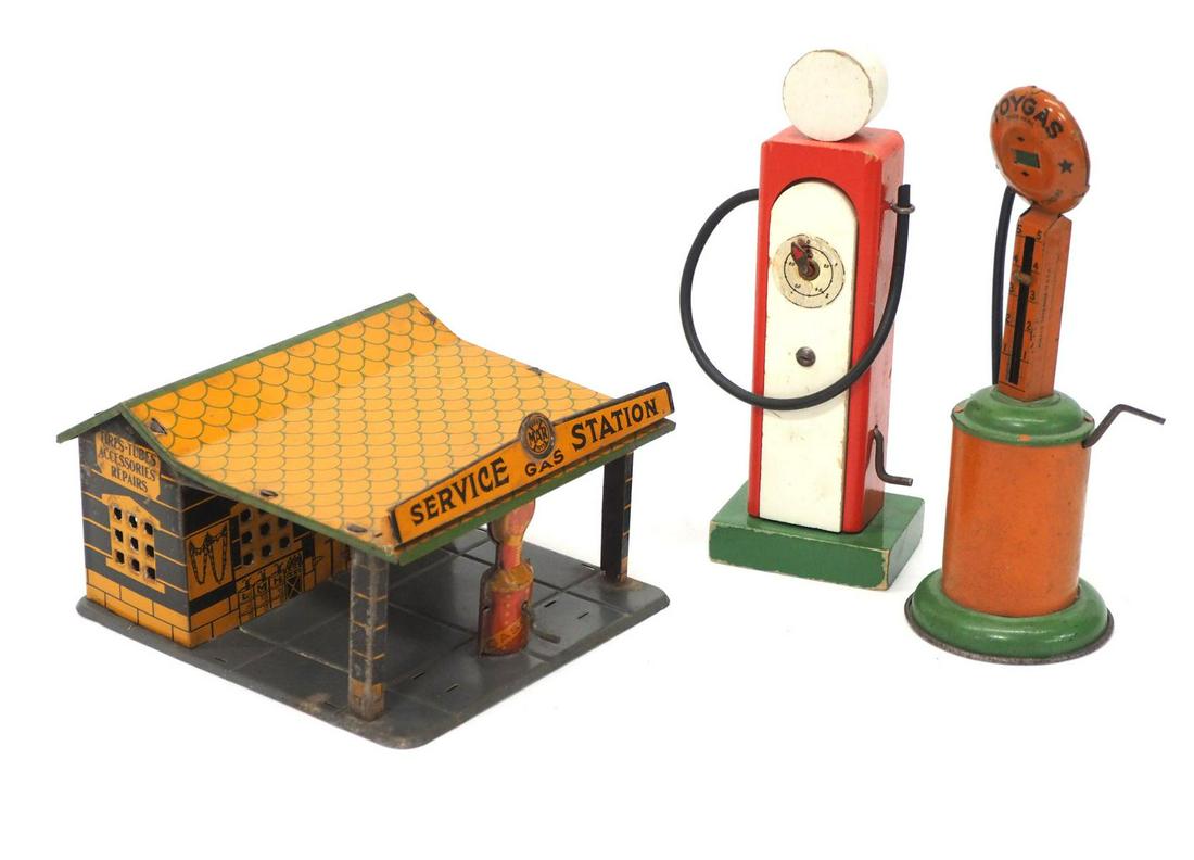 Marx Gas Service Station & gas pumps (1 of 5)