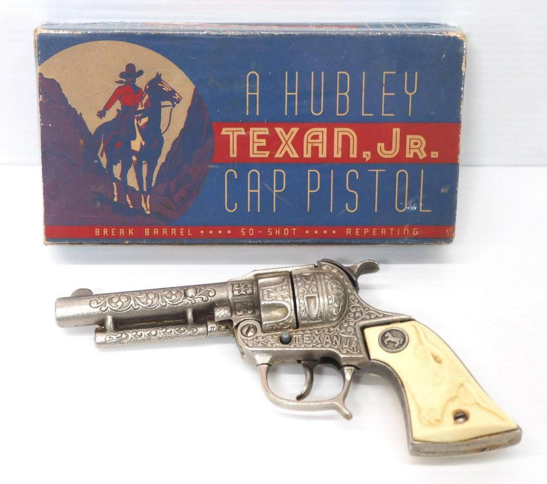 Hubley Texan Jr. Cap Gun Pistol: Hubley Texan Jr. Cap Gun Pistol with original box -Excellent