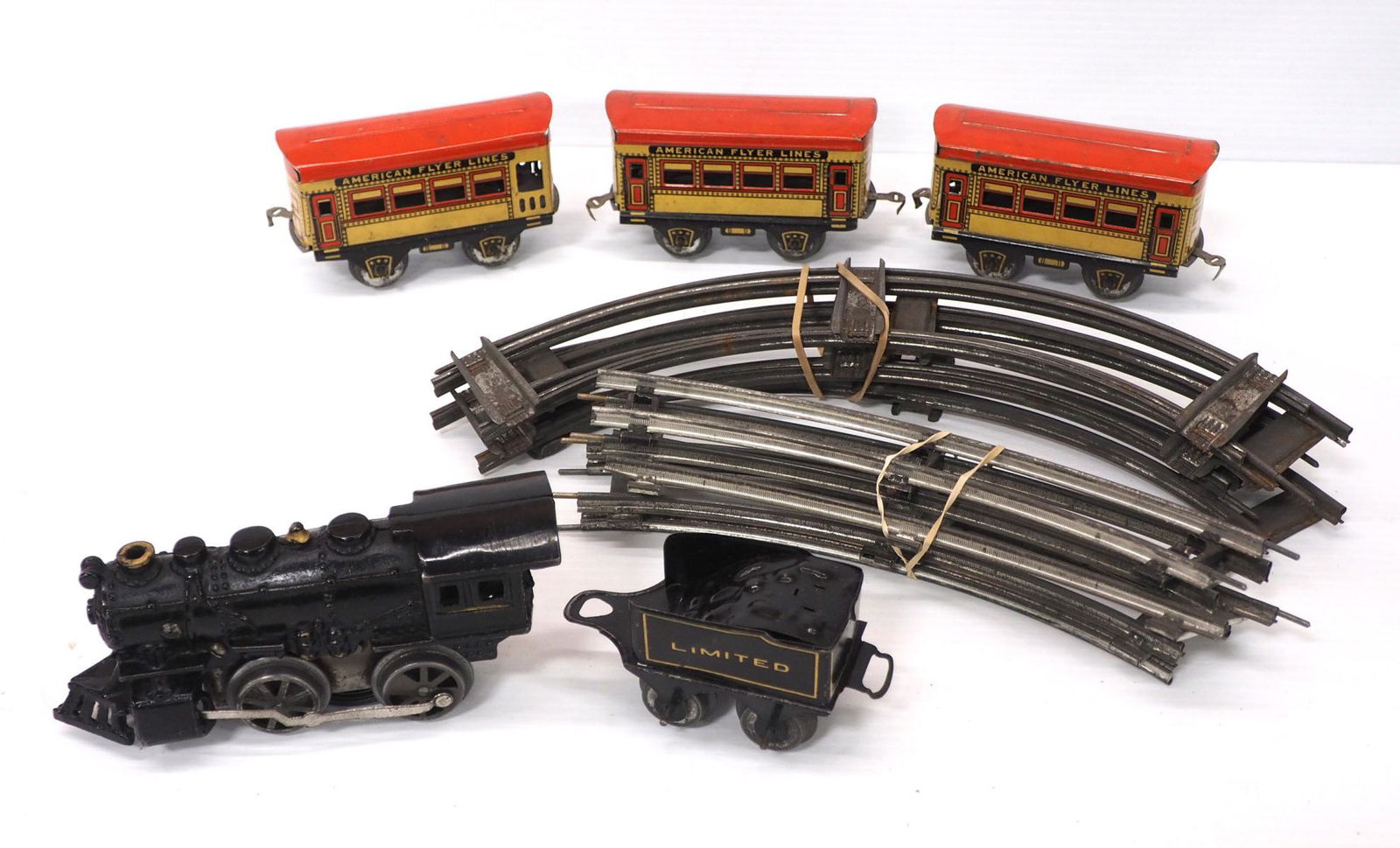 Early American Flyer train set (1 of 3)