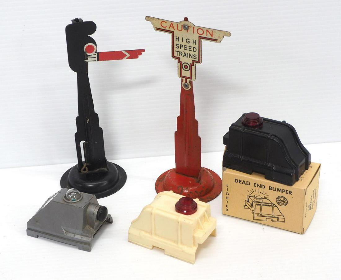 Railroad Signs & Bumper Stops: Railroad signs & Marx Bumper Stops with box -Good