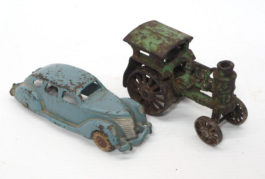 Hubley cast iron Sedan & Tractor (1 of 3)