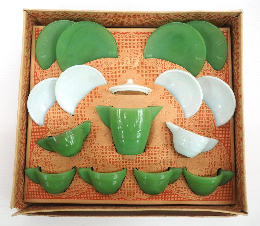 Akro-Agate Co. Play-Time glass dish set (1 of 6)