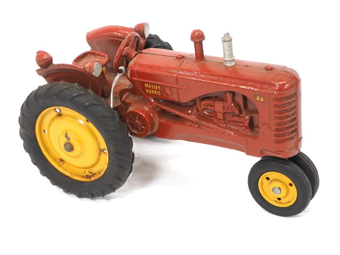 Die-cast Massey Harris tractor (1 of 2)