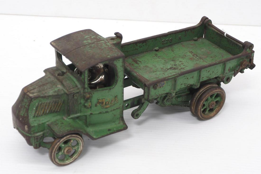 Arcade Mack Dump Truck (1 of 3)