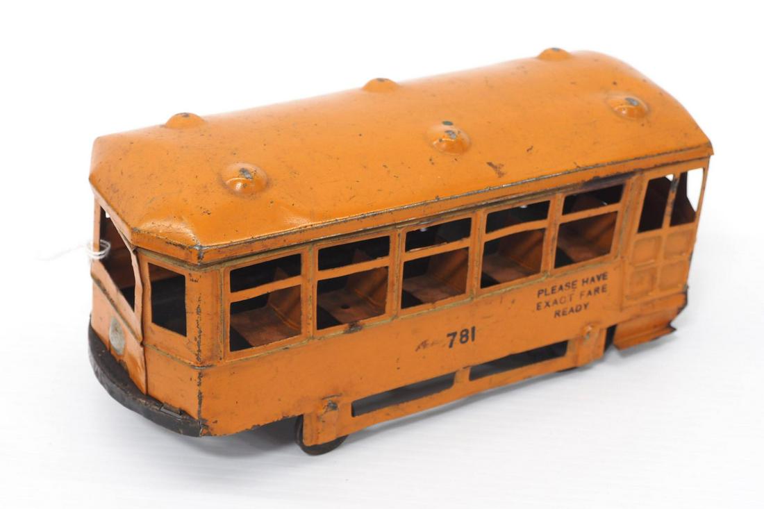 Kingsbury wind-up Trolley (1 of 3)
