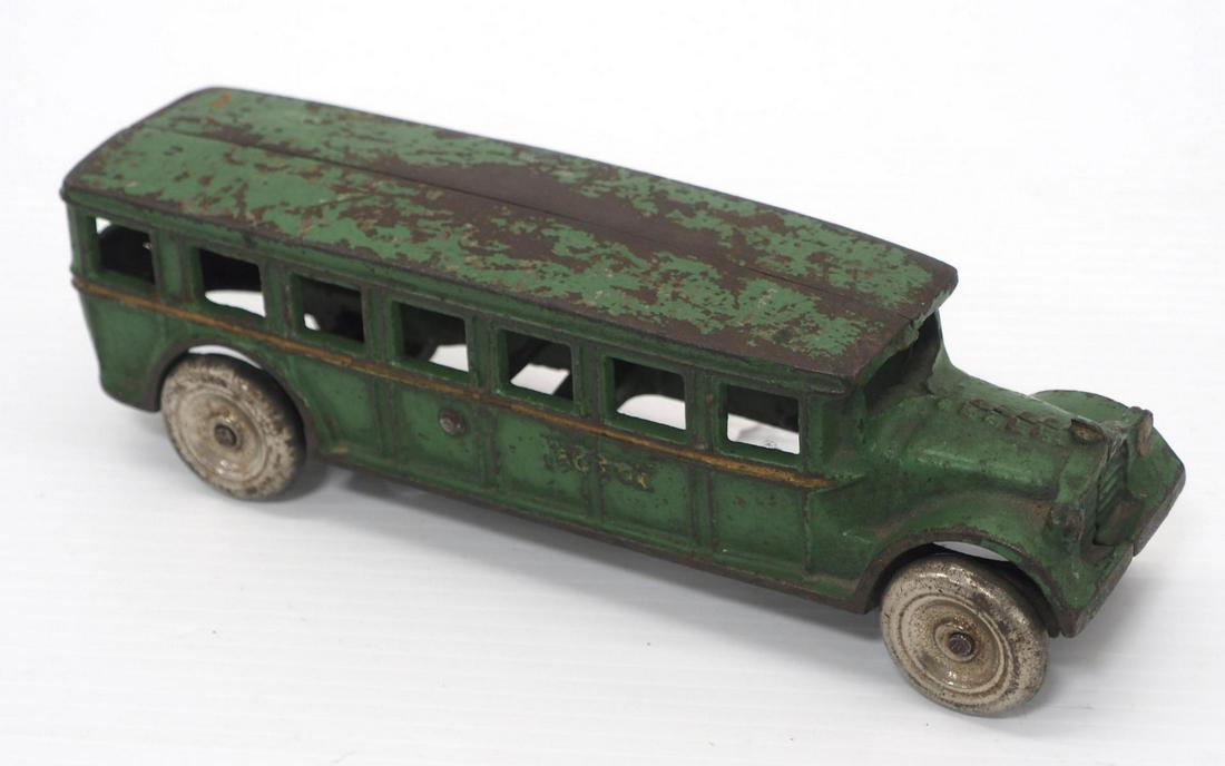 Arcade cast iron Fageol Bus: Arcade cast iron Fageol Bus, Green, 8"L -Good original
