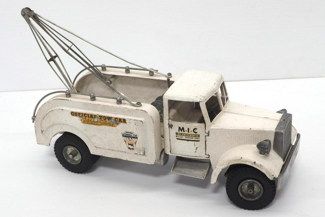 Smith Miller MIC Tow Truck (1 of 3)