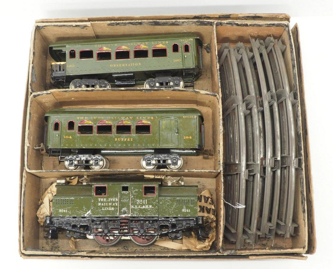 Ives #700 Standard Gauge Train Set (1 of 5)