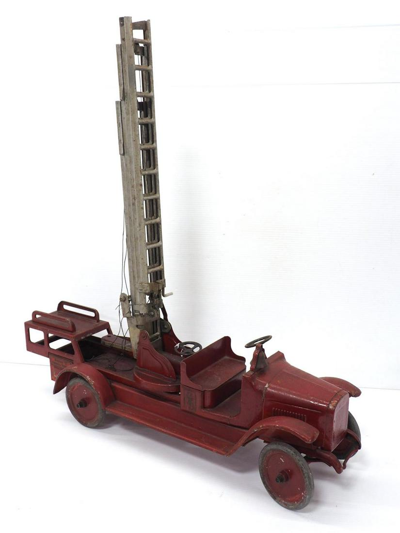 Buddy L Aerial Ladder Truck, CFD-5 (1 of 6)