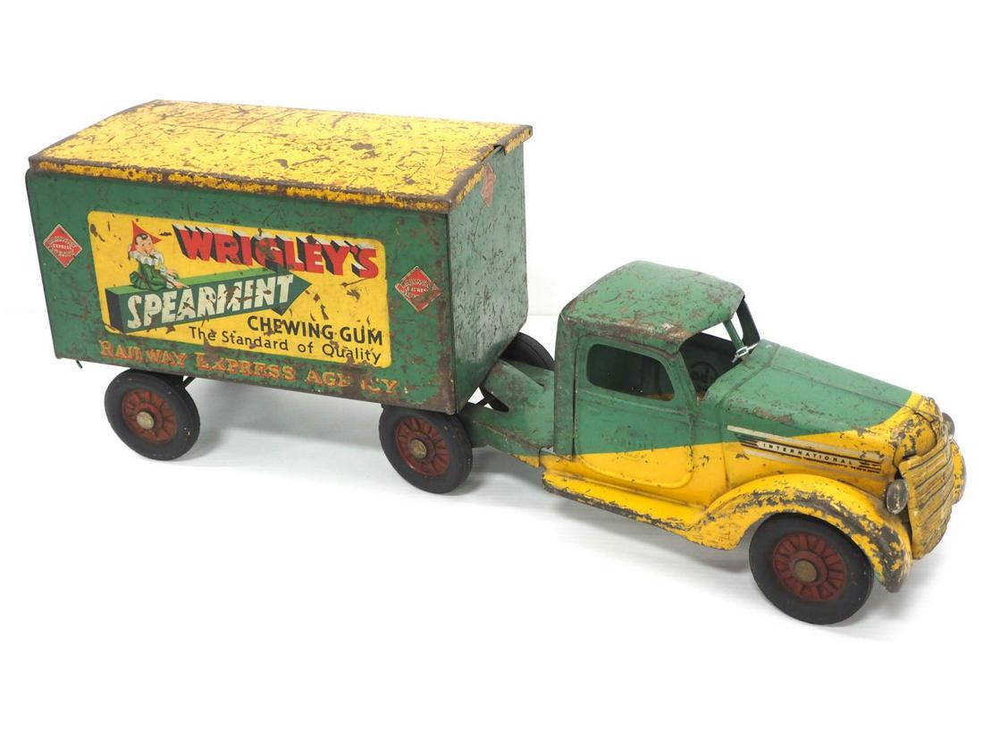 Buddy L Wrigley Spearmint Truck: Buddy L Wrigley Spearmint Truck, 24½"L -Fair played with condition