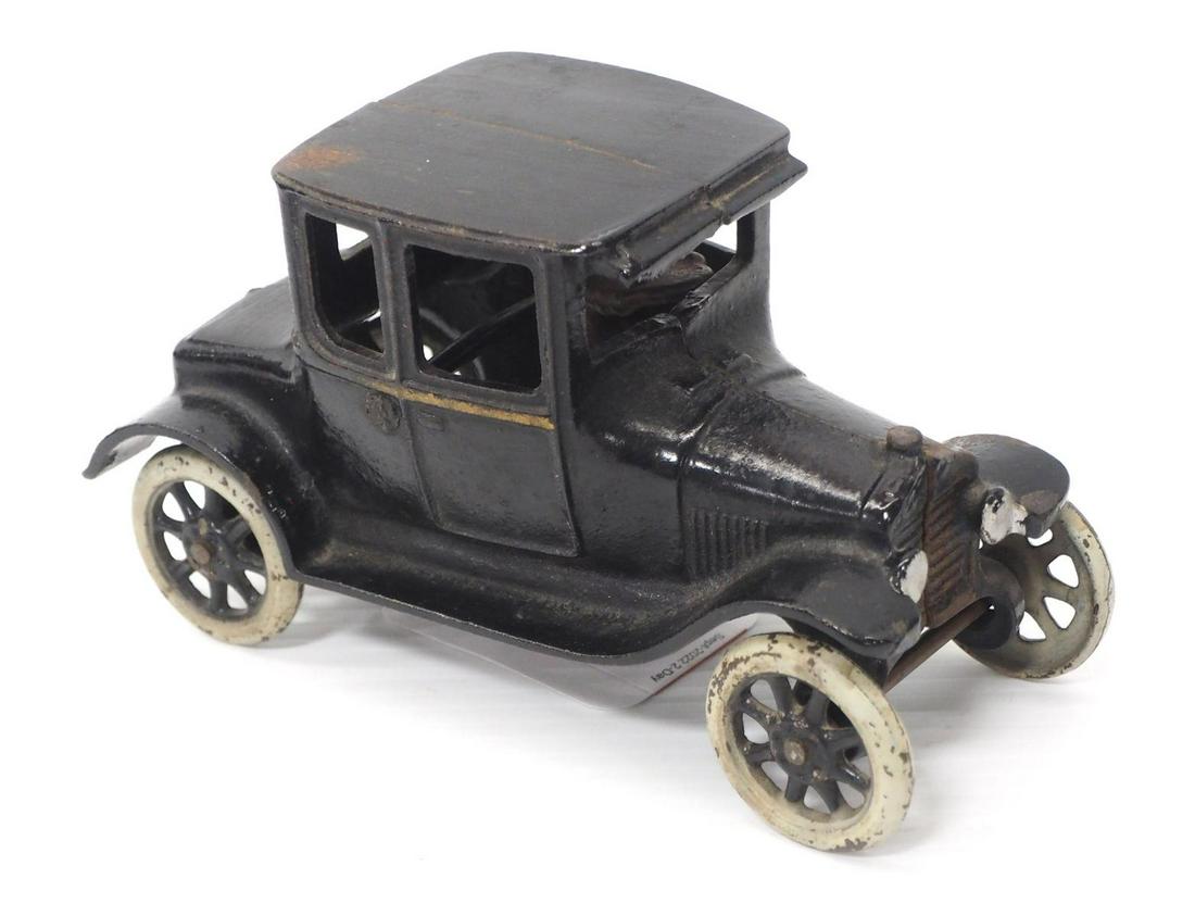 Arcade cast iron Coupe with Driver (1 of 3)