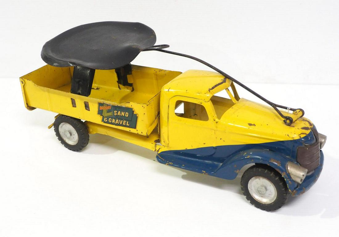 Buddy L sit & ride Sand & Gravel truck: Buddy L sit & ride Sand & Gravel truck, 21"L -Good