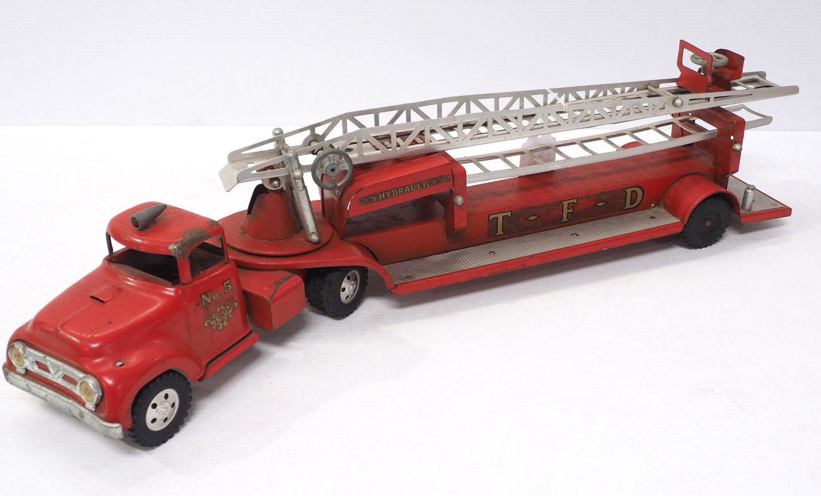 Tonka No.5 fire ladder truck (1 of 5)