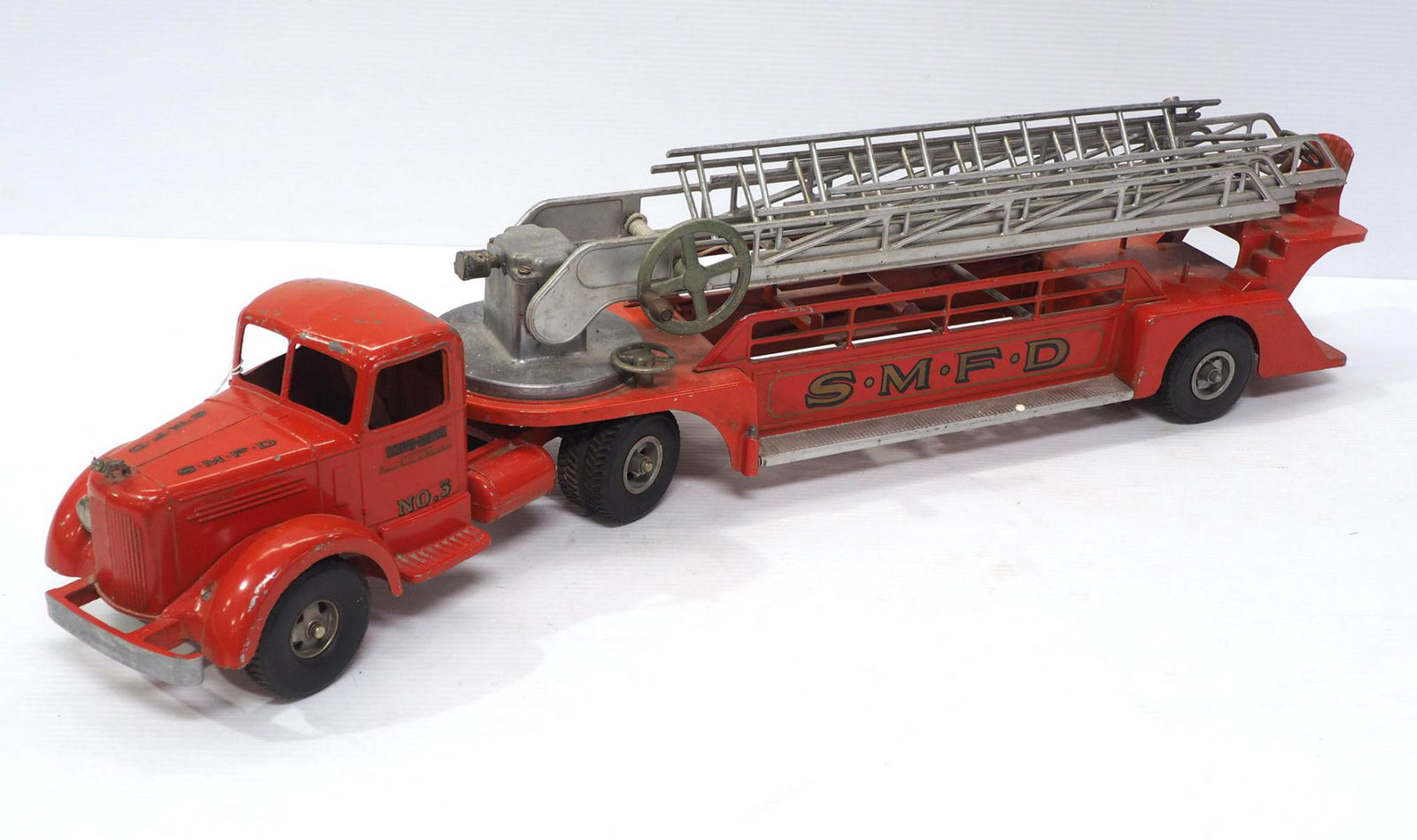 Smith Miller Fire Ladder truck (1 of 7)