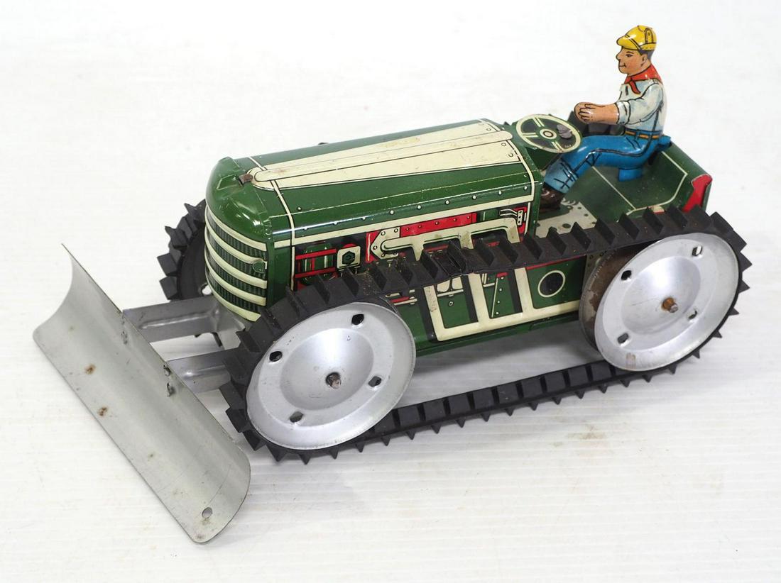 Marx wind-up tin tractor with blade (1 of 3)