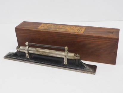 Goodell-Pratt No.717 12" Adjustable Bench Level: Goodell-Pratt No.717 12" Adjustable Bench Level in original wooden case -Vial intact