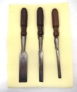 (3) Buck Brothers Chisels with Rosewood handles: (3) Buck Brothers Chisels with Rosewood handles in display case: 1/2", 3/4", 1-1/3"