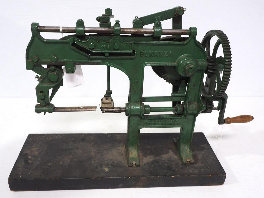 Bonanza hand-crank commercial apple peeler (1 of 4)