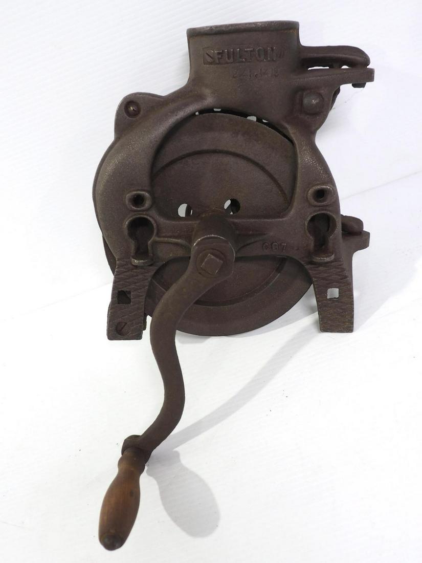 Fulton hand-crank box-type corn sheller: Fulton hand-crank box-type corn sheller