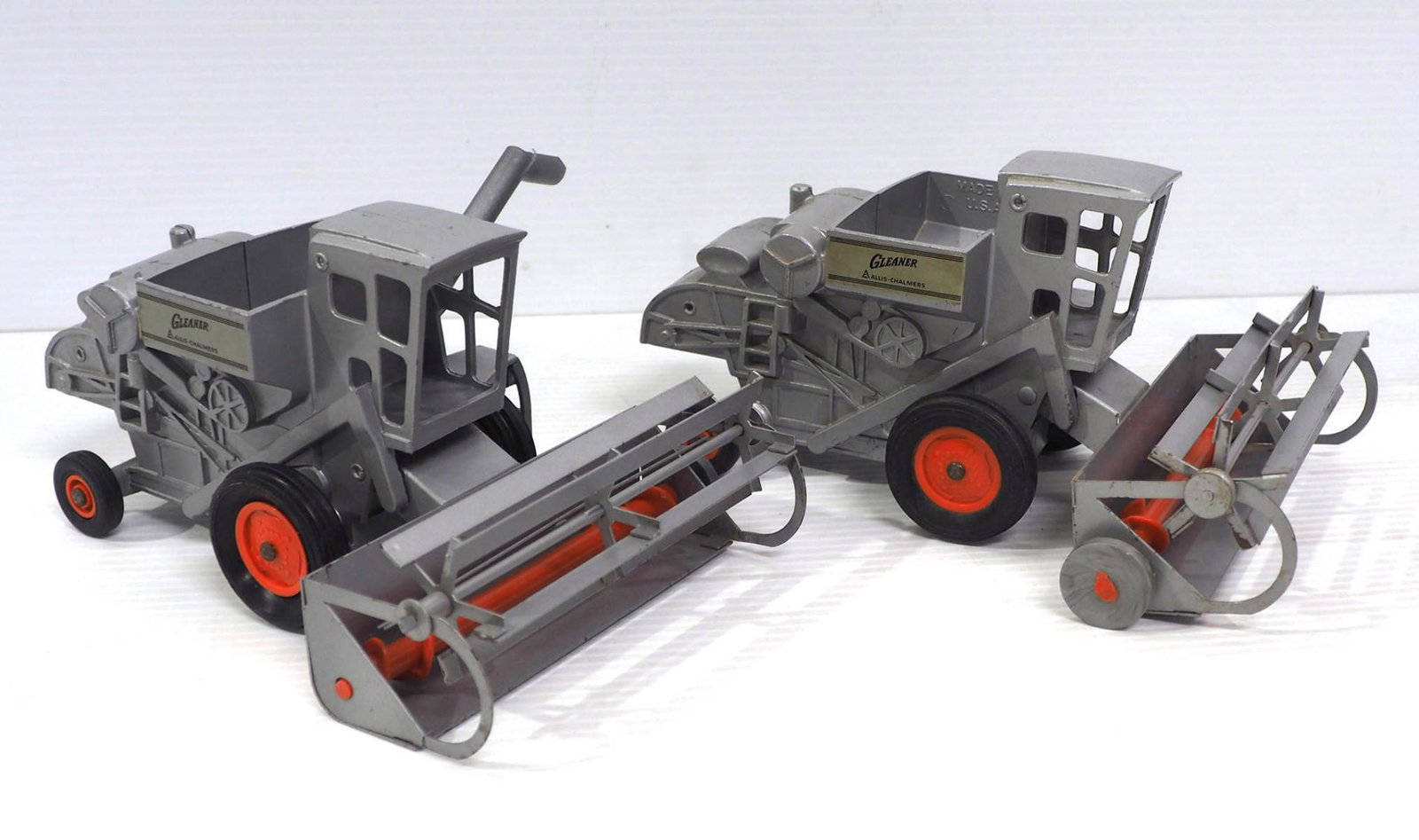 (2) Ertl Allis Chalmers Gleaner Combines (1 of 3)
