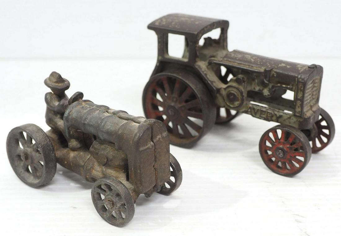 (2) Cast Iron Tractors (1 of 2)